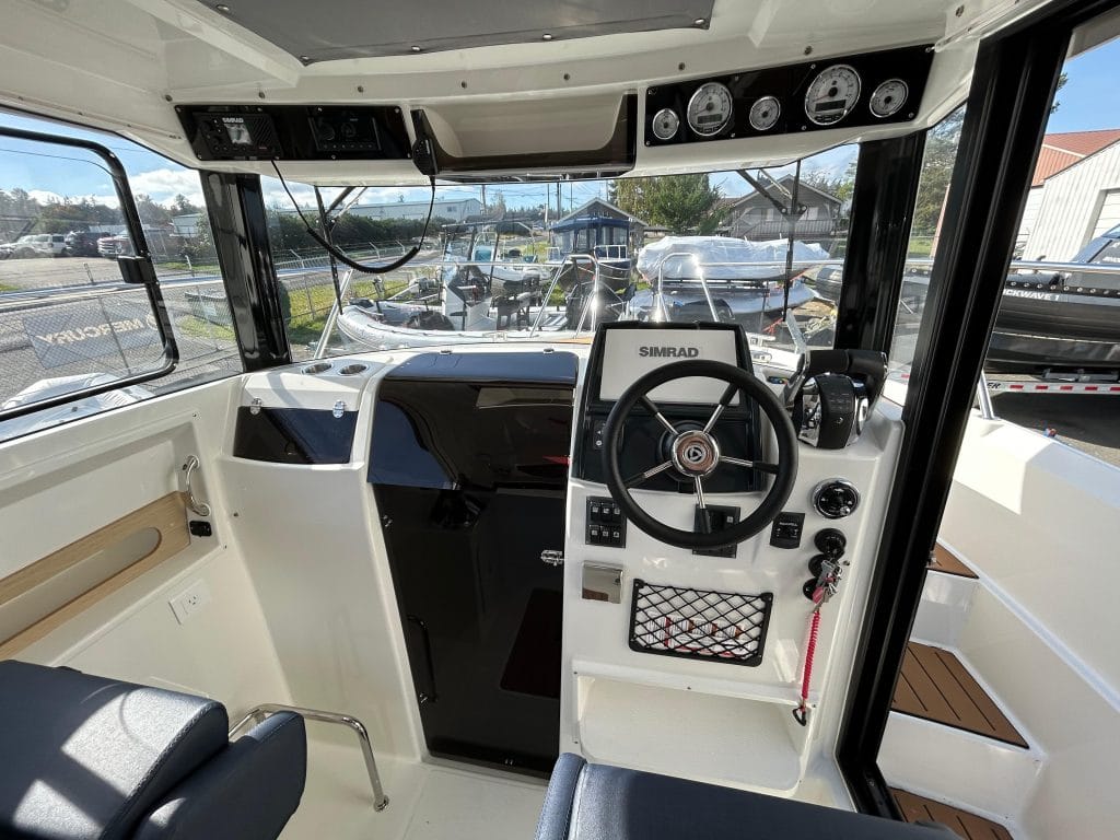 2024 Parker Poland 800 Pilothouse (Boat Show Special)