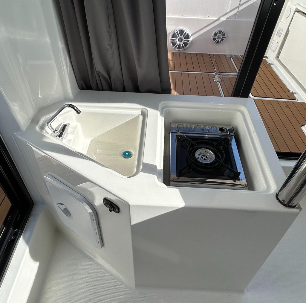 2024 Parker Poland 800 Pilothouse (Boat Show Special)