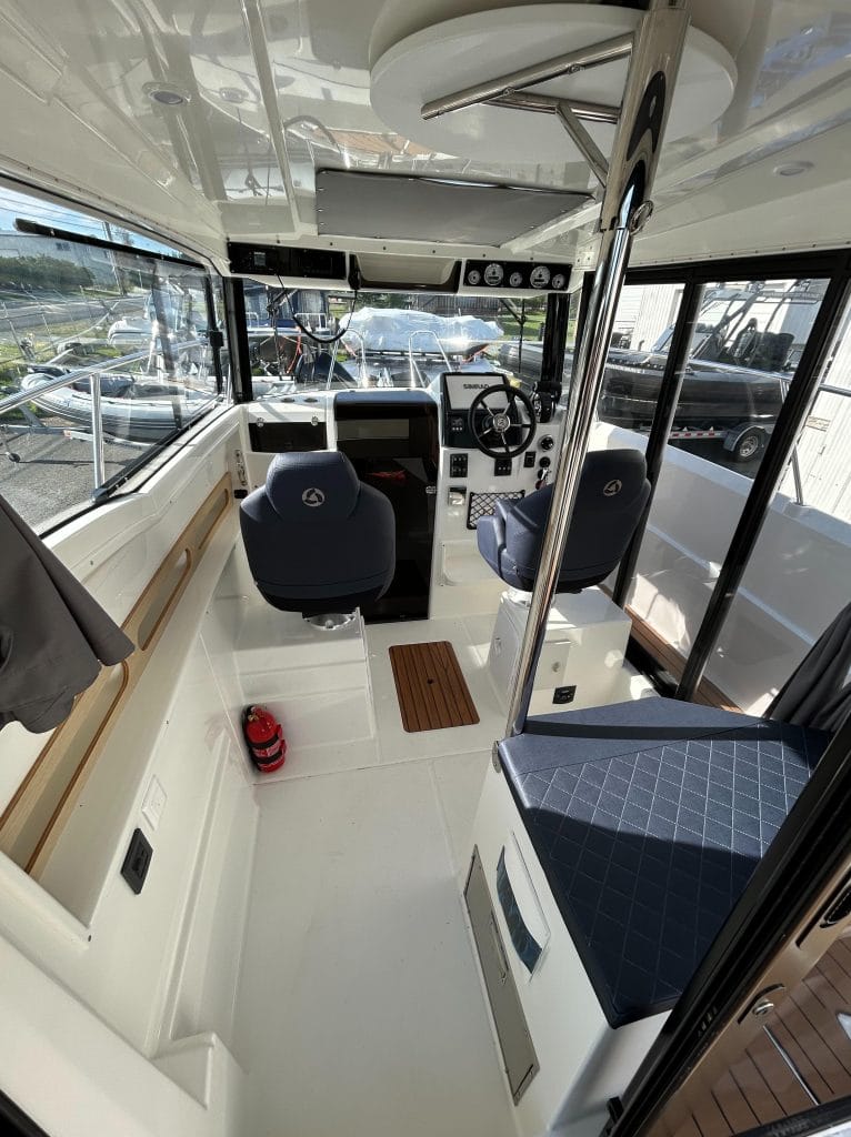 2024 Parker Poland 800 Pilothouse (Boat Show Special)