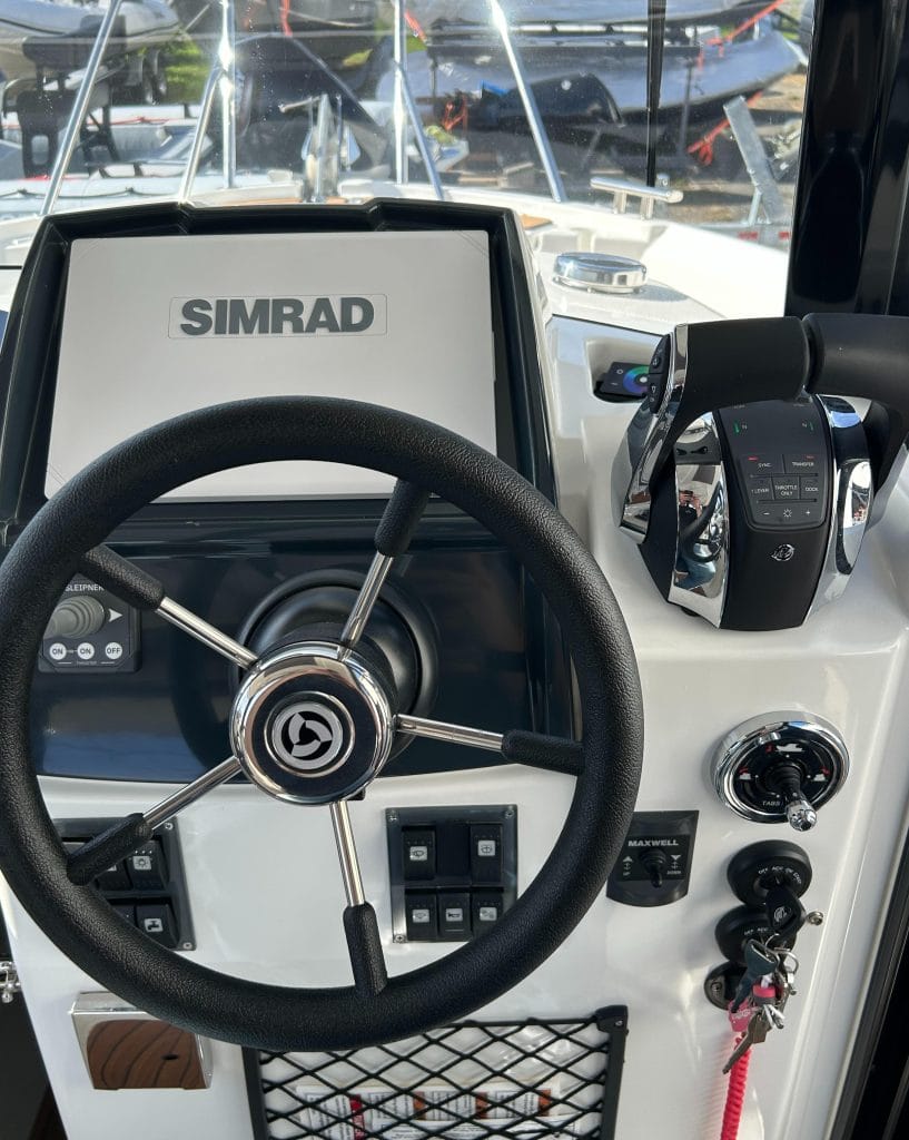 2024 Parker Poland 800 Pilothouse (Boat Show Special)