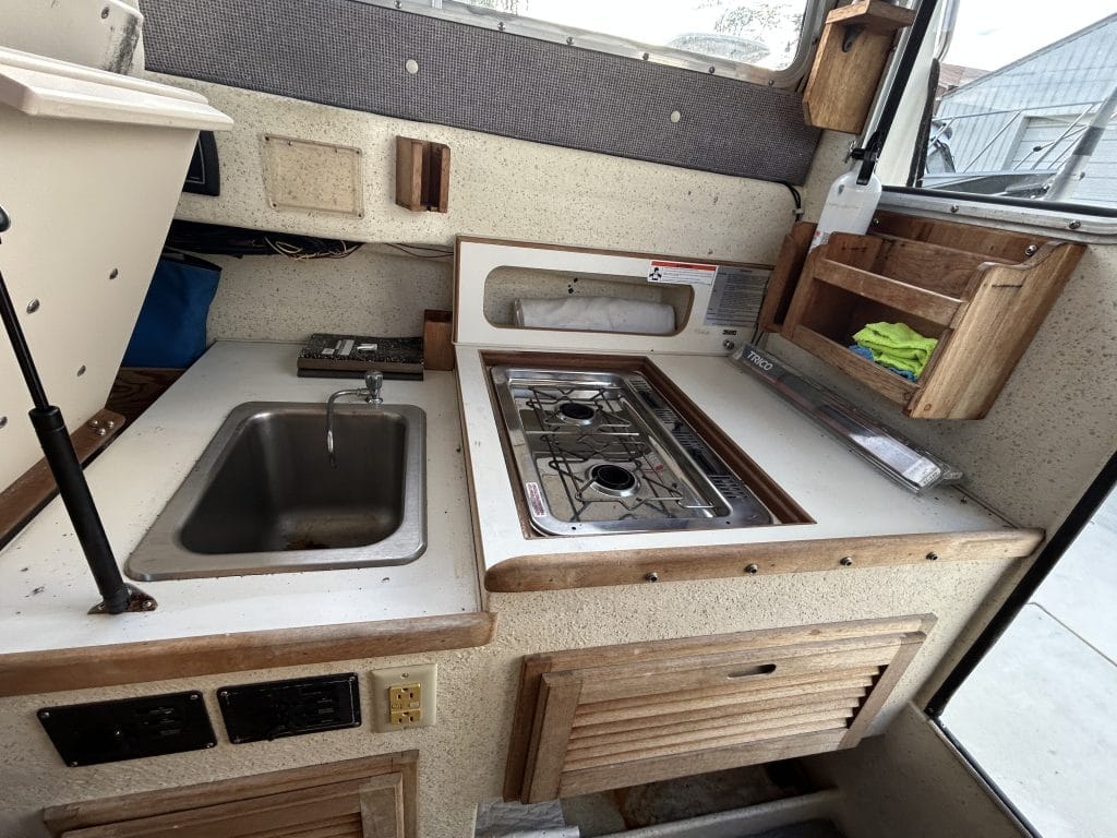 1992 Seasport 2200 Sportsman