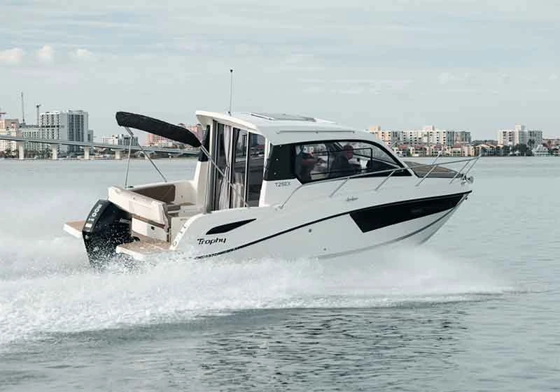 Trophy 25 Explorer