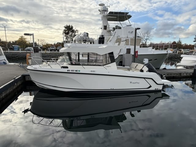 2023 TROPHY T25 PILOTHOUSE