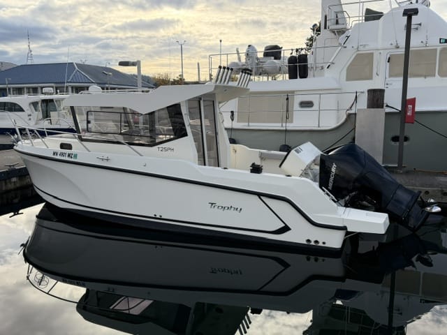 2023 TROPHY T25 PILOTHOUSE